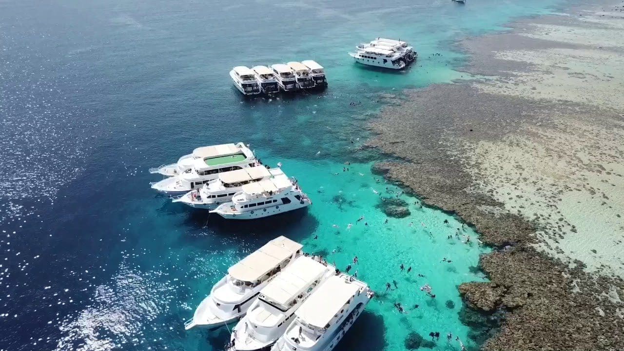 Морская прогулка на остров тиран