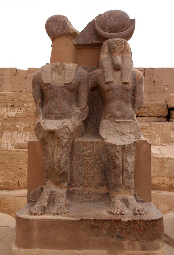 Trivaeg Dendara and habu Trips: From Luxor: Day Trip to Dendera and Medinet Habu including The Entrance Fees.